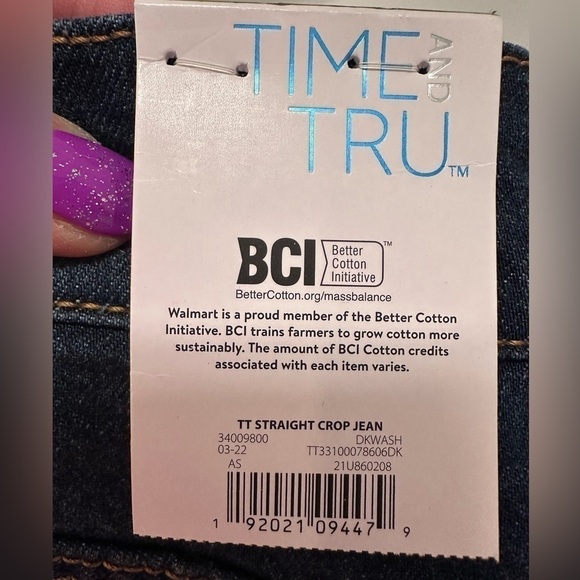 Time & True High Rise Cropped Distressed Dark wash Jeans. Size 18 - Picture 6 of 14